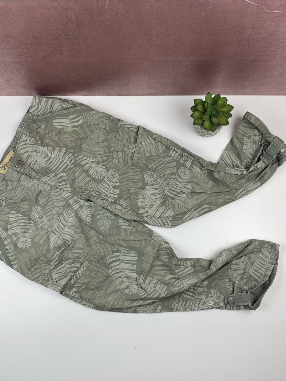Democracy Green Tropical Floral Capri Pants Women Size 6